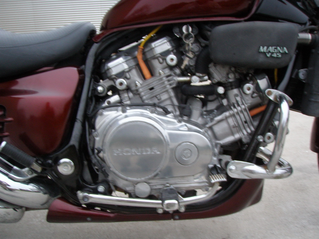 Купить мотоцикл Honda V45 Magna 1988 фото 16